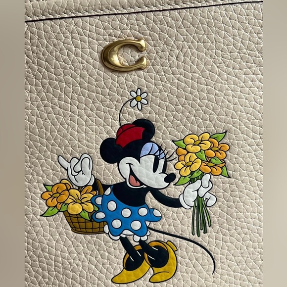 CH473 - Disney X Coach Kitt Messenger Crossbody in Regenerative Leather - Picture 2 of 12